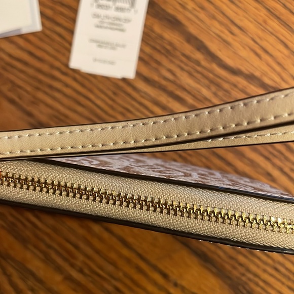 Coach Wristlet Signature Print NWT - Picture 3 of 9